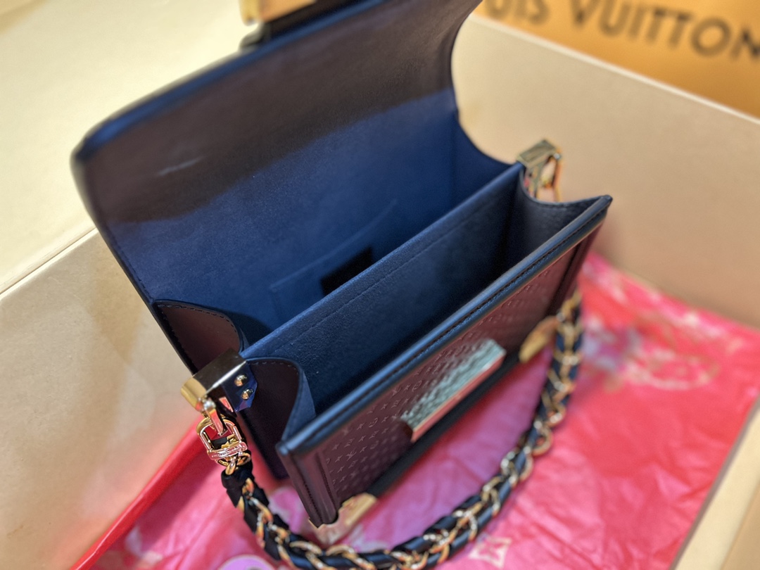 Bagsaaa L0vis Vvtt0n Dauphine MM Black Calfskin - 17 x 25 x 10.5 cm