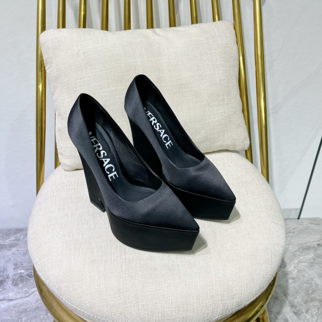 Bagsaaa Versace Black Heel