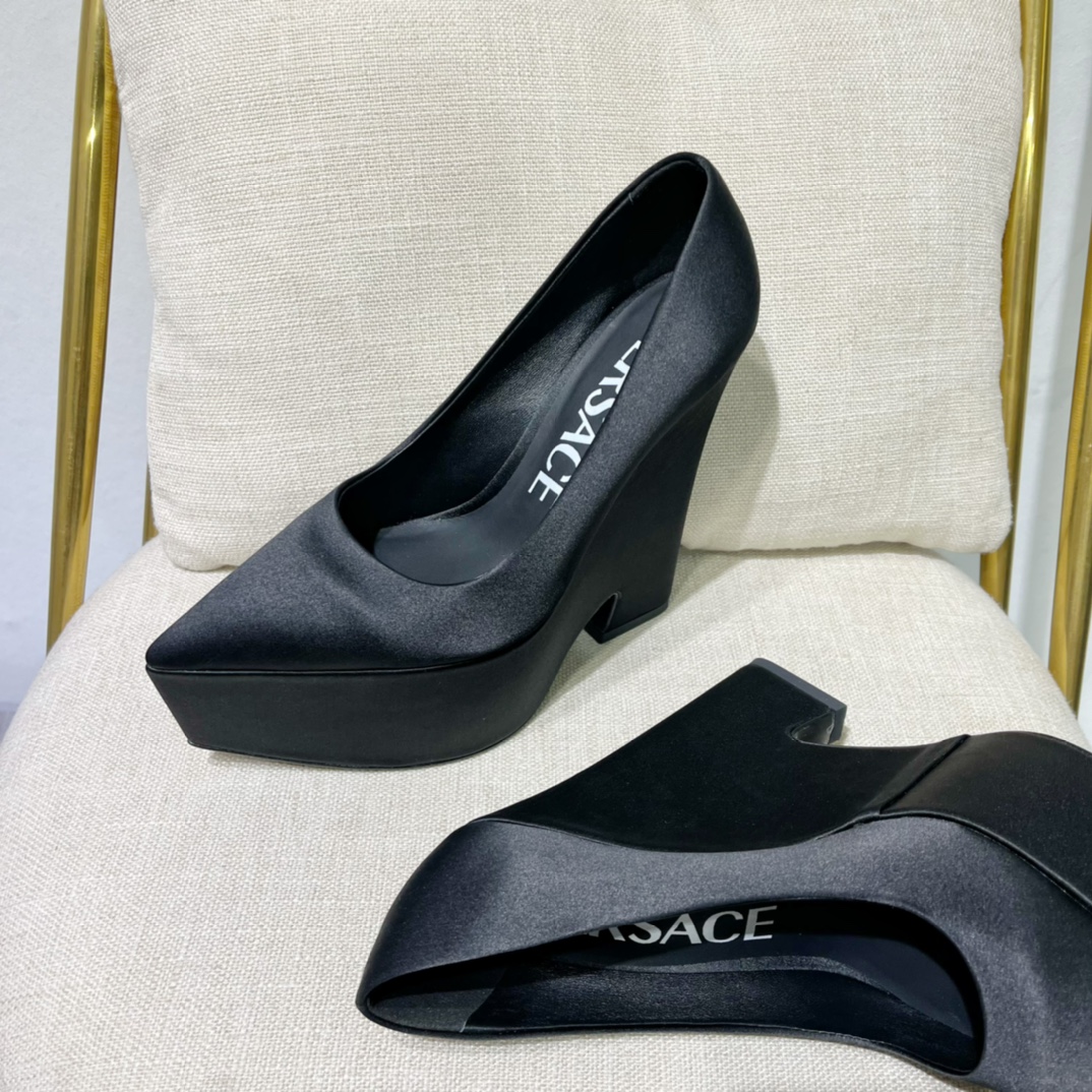 Bagsaaa Versace Black Heel