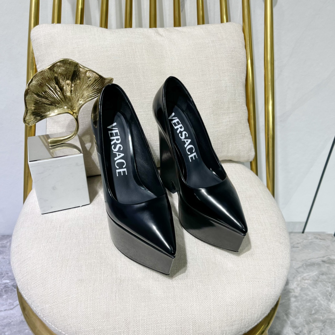 Bagsaaa Versace Black Leather Heel