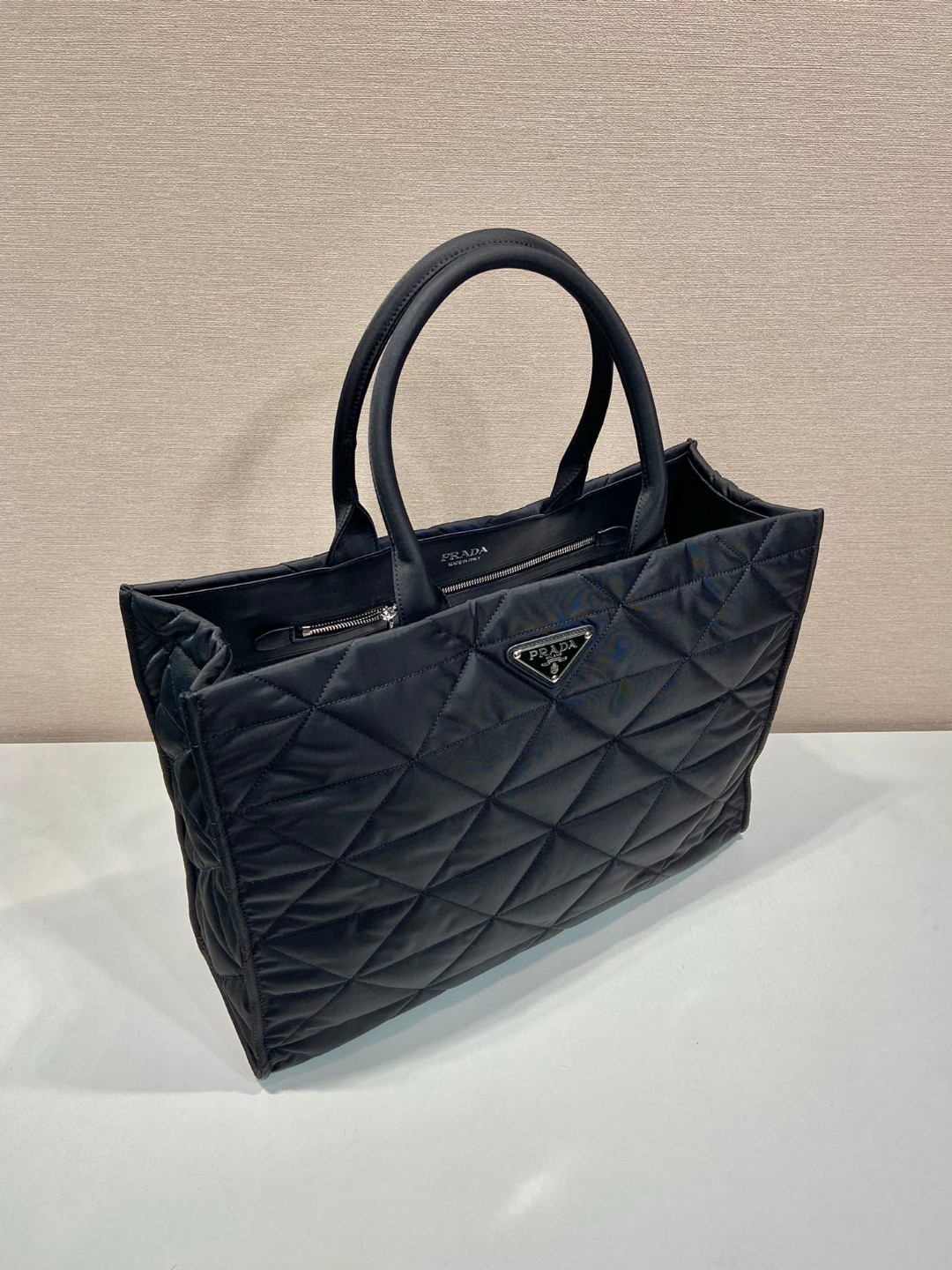 Bagsaaa Pra*a Re-Nylon shopping bag with topstitching - 45*34*15cm