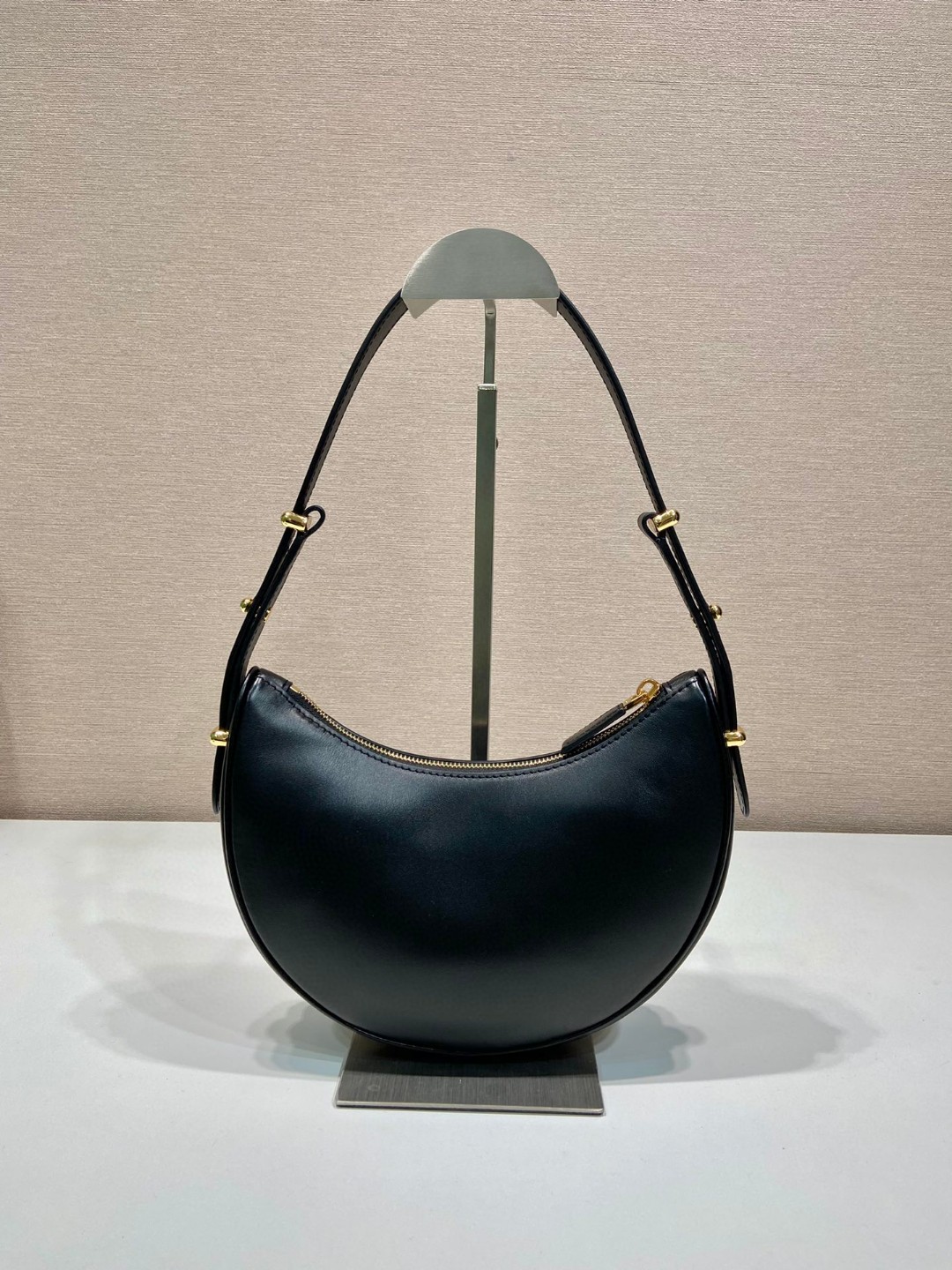 Bagsaaa Pra*a Black Leather shoulder bag - 22.5*18.5*6.5cm