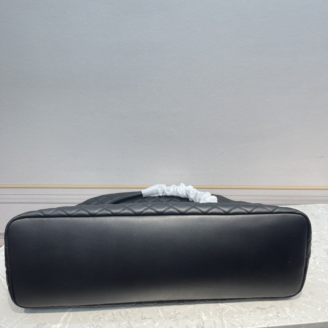 Bagsaaa Y51 Es Giant Travel Bag In Quilted Leather - 56x19x50cm