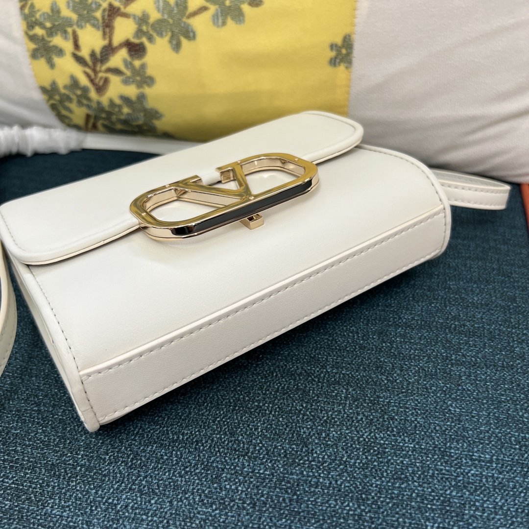 Bagsaaa Va1e*ntin0 Garavani small VLogo Type shoulder white bag - 18x13x5cm