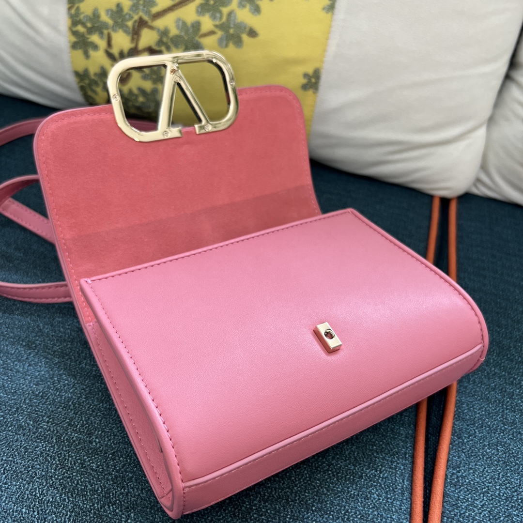Bagsaaa Va1e*ntin0 Garavani small VLogo Type shoulder light pink bag - 18x13x5cm