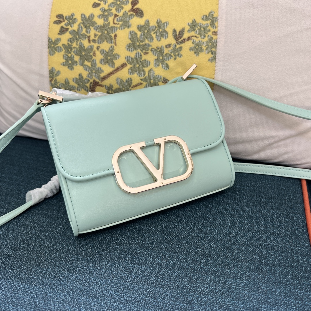 Bagsaaa Va1e*ntin0 Garavani small VLogo Type shoulder bag - 18x13x5cm