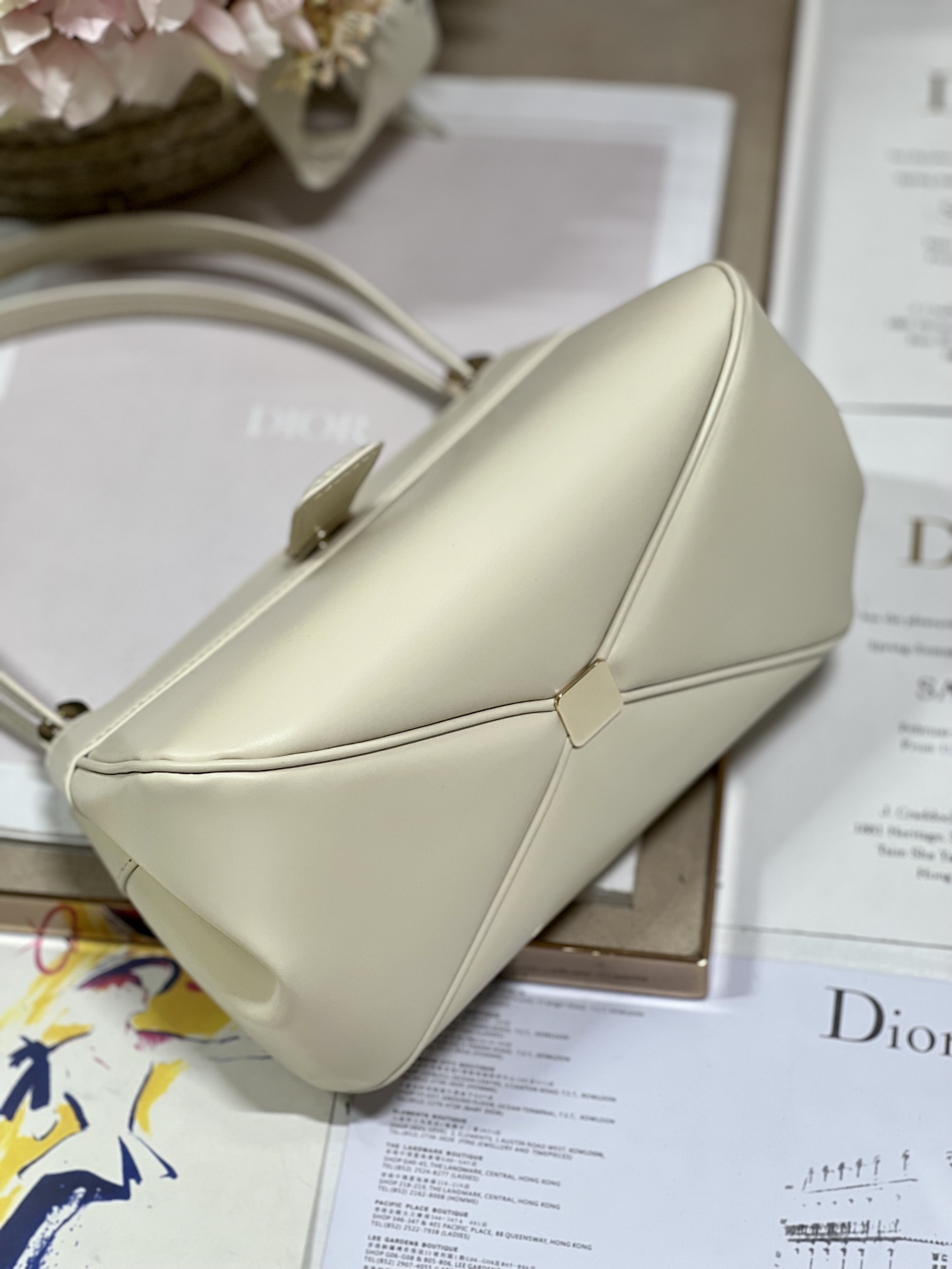 Bagsaaa D10r Small Key Dusty Ivory Box Calfskin Bag - 22 x 12.5 x 12cm