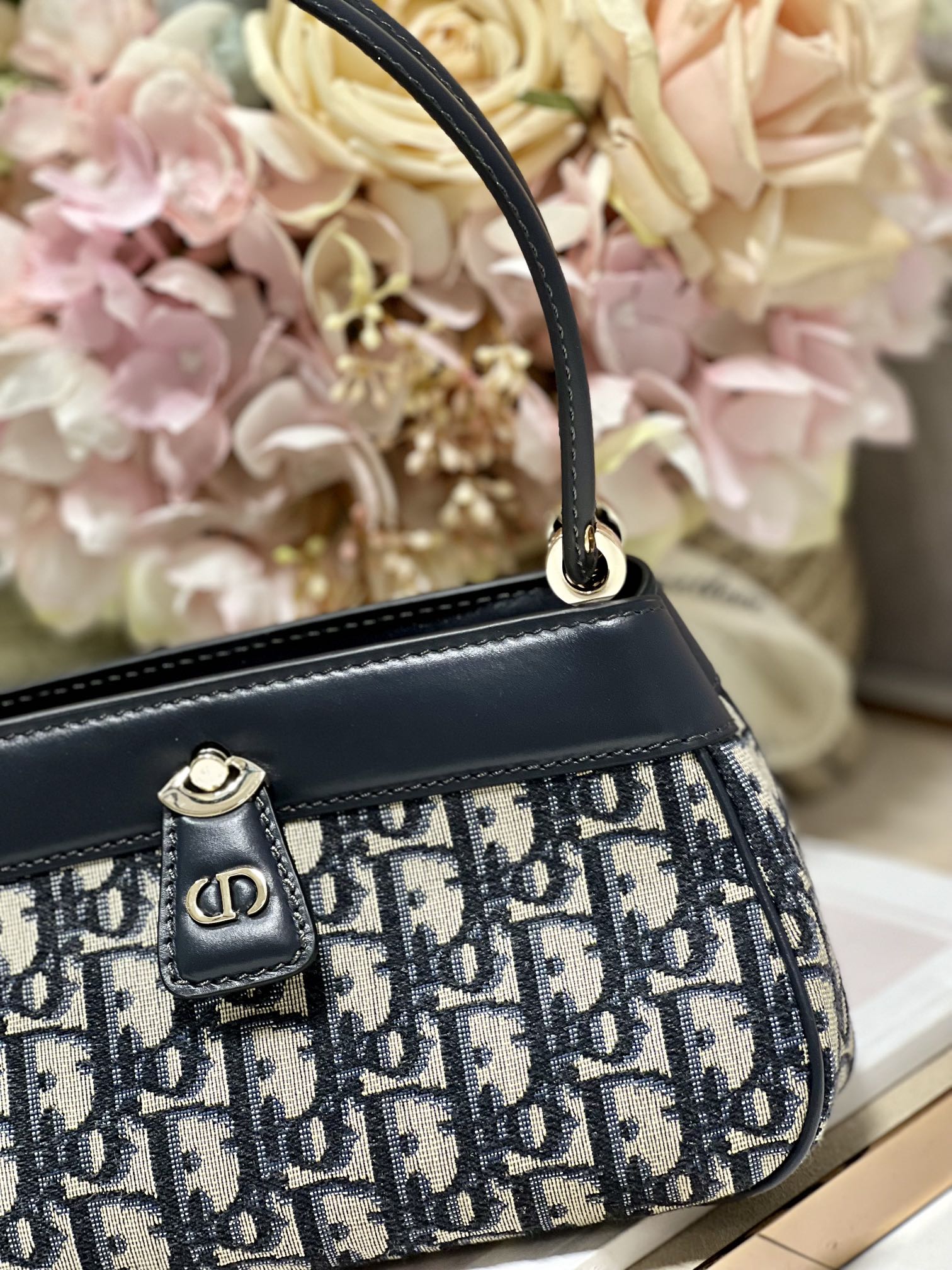 Bagsaaa D10r Small Key Dusty Ivory Blue Oblique Jacquard Bag - 22 x 12.5 x 12cm