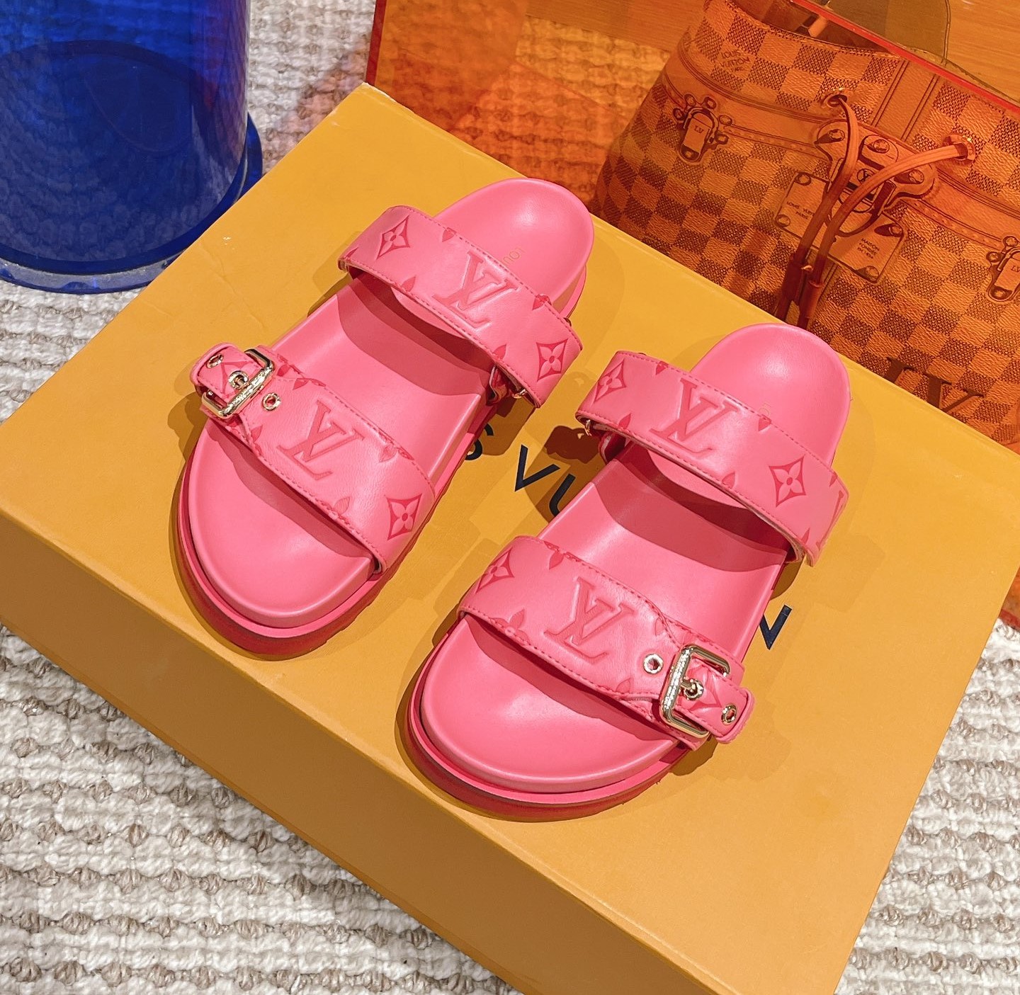 Bagsaaa L0vis Vvtt0n Bom Dia Flat Comfort Mule Pink Monogram-embossed calf leather