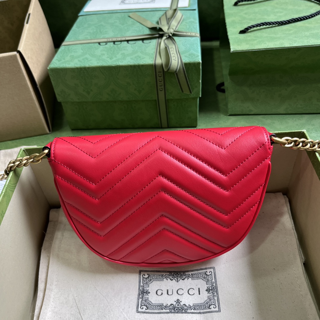 Bagsaaa Gvc*1 GG Marmont matelassé chain mini red bag - 20x14.5x4cm