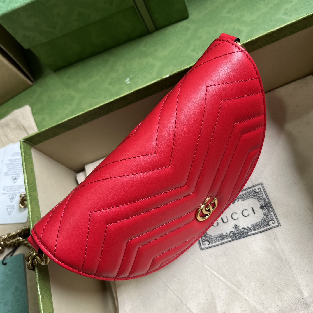 Bagsaaa Gvc*1 GG Marmont matelassé chain mini red bag - 20x14.5x4cm