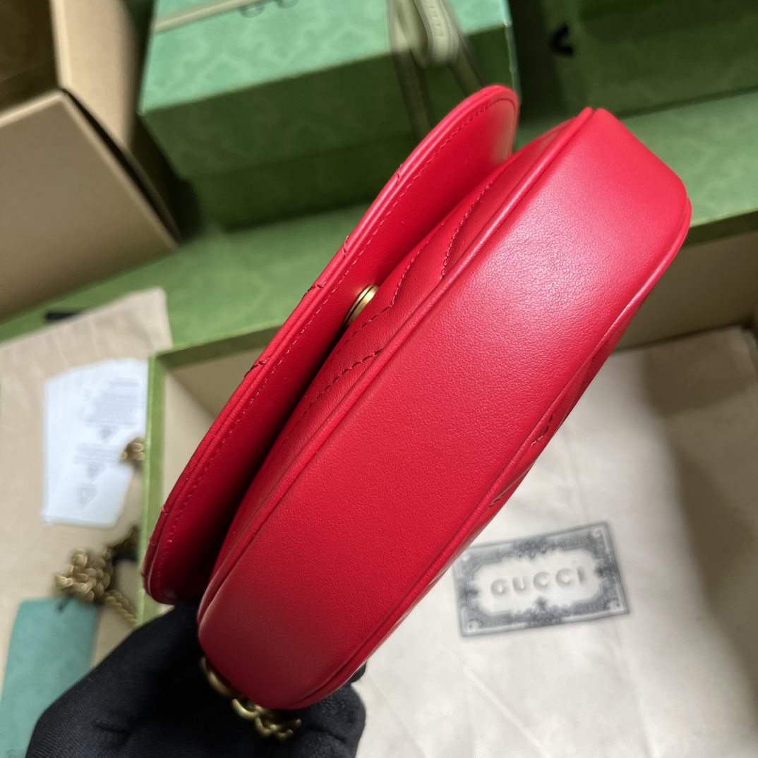 Bagsaaa Gvc*1 GG Marmont matelassé chain mini red bag - 20x14.5x4cm