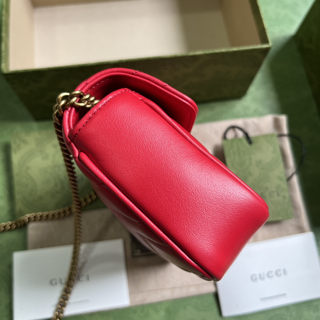 Bagsaaa Gvc*1 GG Marmont Matelassé Leather S*per Mini Red Bag - 16.5x 10x 4.5cm