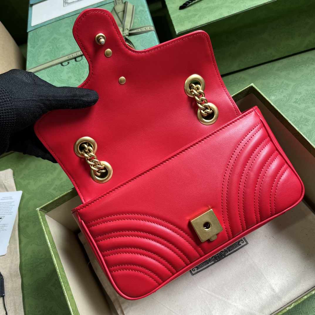 Bagsaaa Gvc*1 GG Marmont matelassé shoulder red bag - 22X 13 x 6 cm