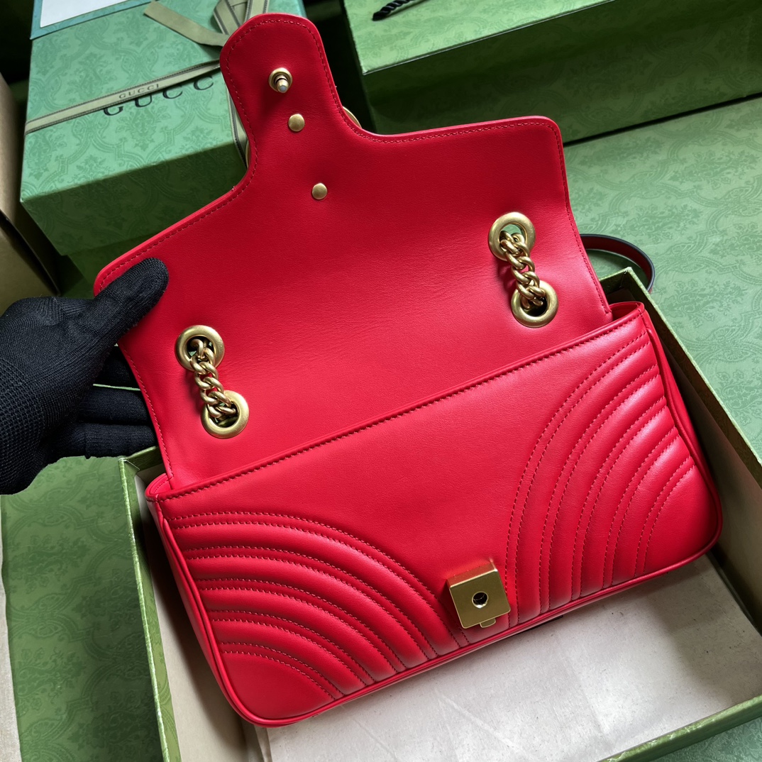 Bagsaaa Gvc*1 GG Marmont matelassé shoulder red bag - 26x 15x 7cm