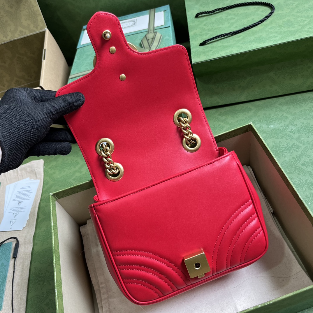 Bagsaaa Gvc*1 GG Marmont mini red shoulder bag - 18x 15 x8cm