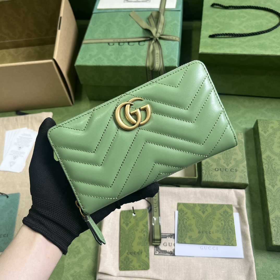 Bagsaaa Gvc*1 GG Marmont matelassé zip wallet sage green - 19 x 10.5 x 2cm