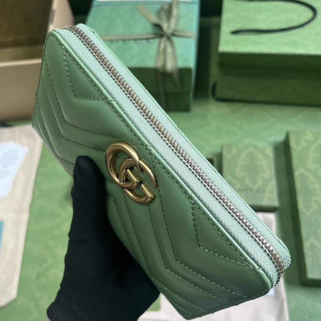 Bagsaaa Gvc*1 GG Marmont matelassé zip wallet sage green - 19 x 10.5 x 2cm