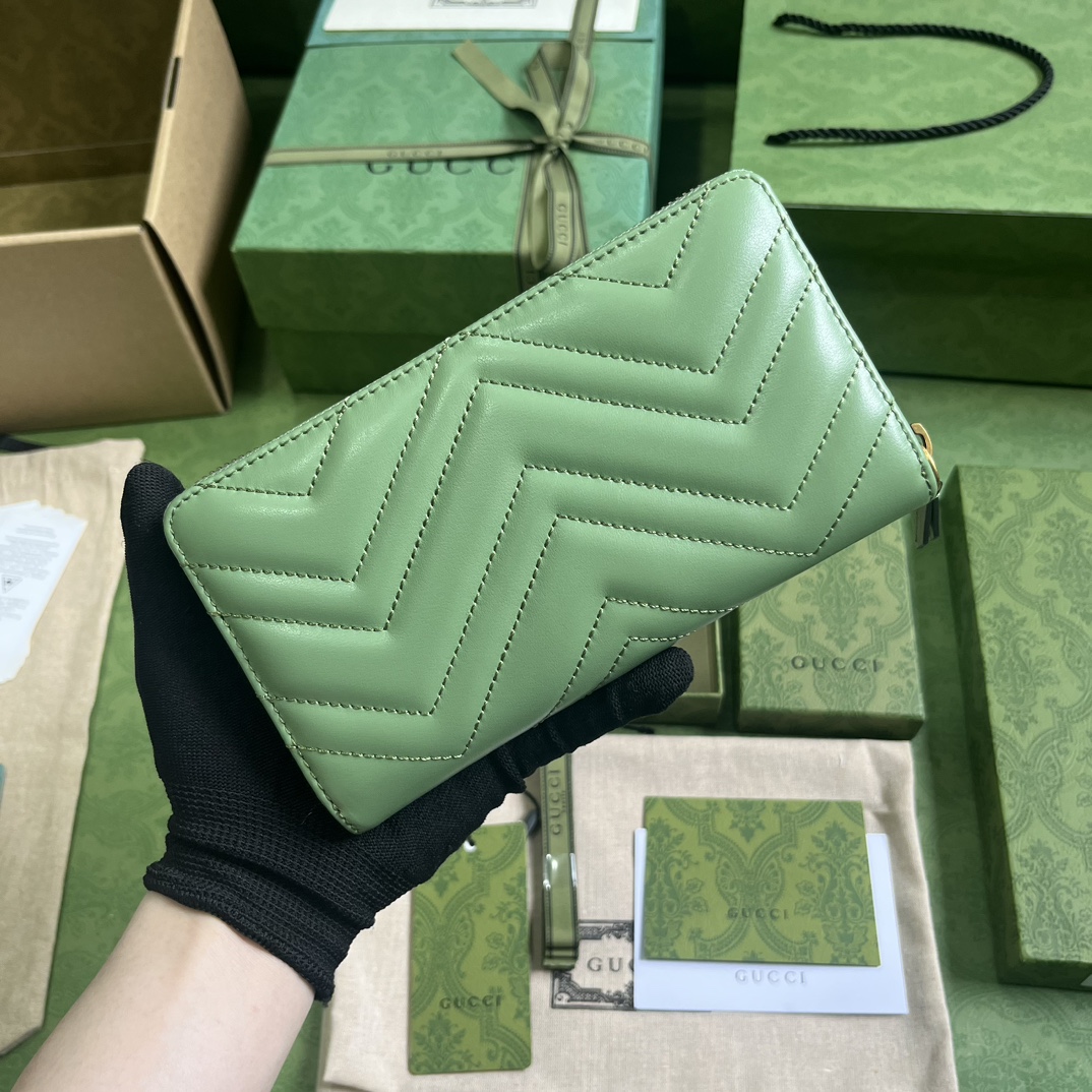 Bagsaaa Gvc*1 GG Marmont matelassé zip wallet sage green - 19 x 10.5 x 2cm