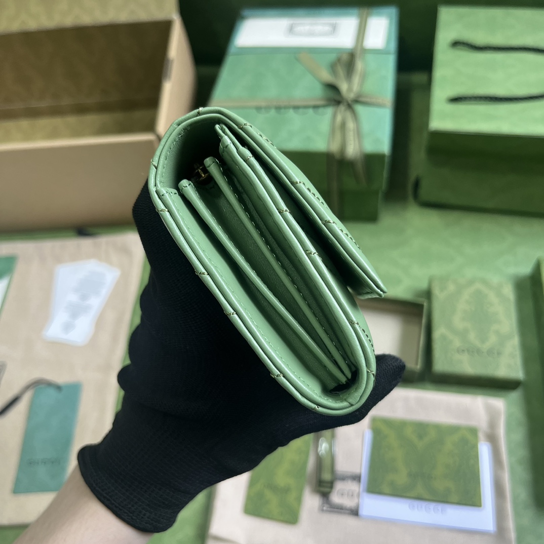 Bagsaaa Gvc*1 GG Marmont continental wallet sage green - 19 x 10.5 x 3cm