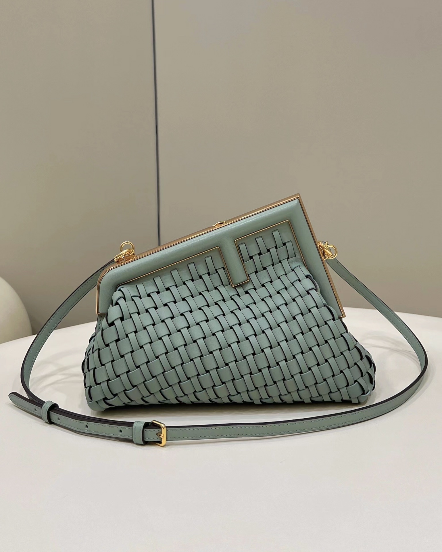 Bagsaaa F**di First Small braided leather bag - 26x18x9.5cm