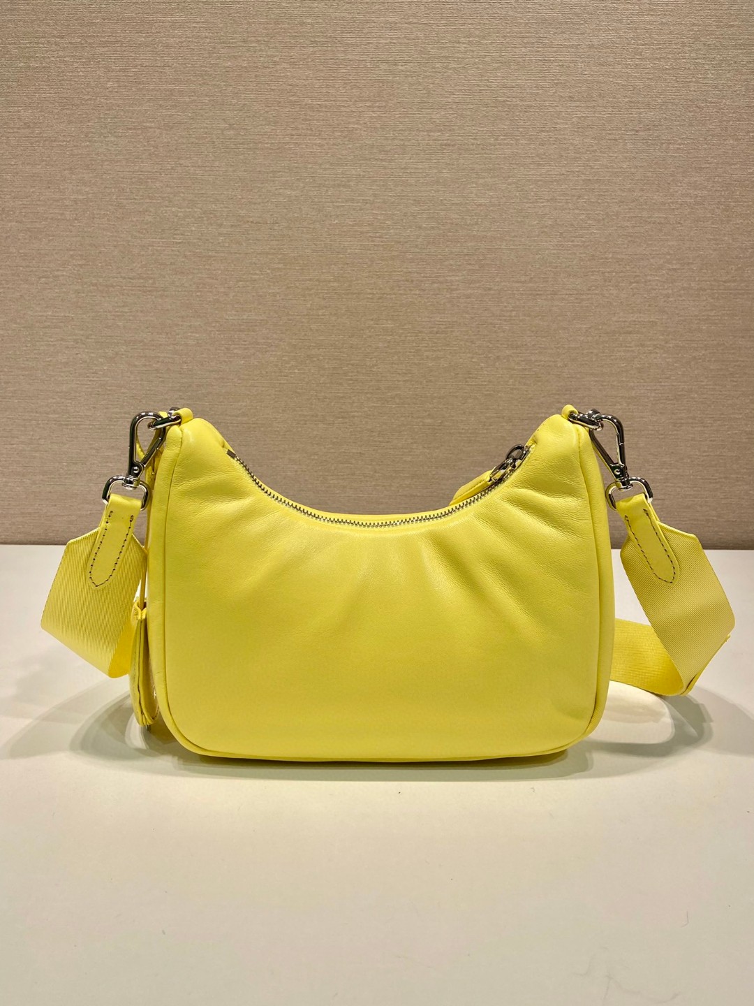 Bagsaaa Pra*a Padded nappa-leather Pra*a Re-Edition 2005 yellow shoulder bag - 22*18*6.5cm