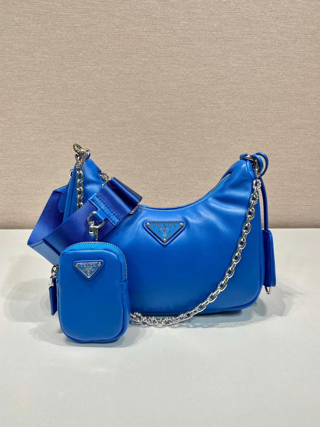 Bagsaaa Pra*a Padded nappa-leather Pra*a Re-Edition 2005 blue shoulder bag - 22*18*6.5cm