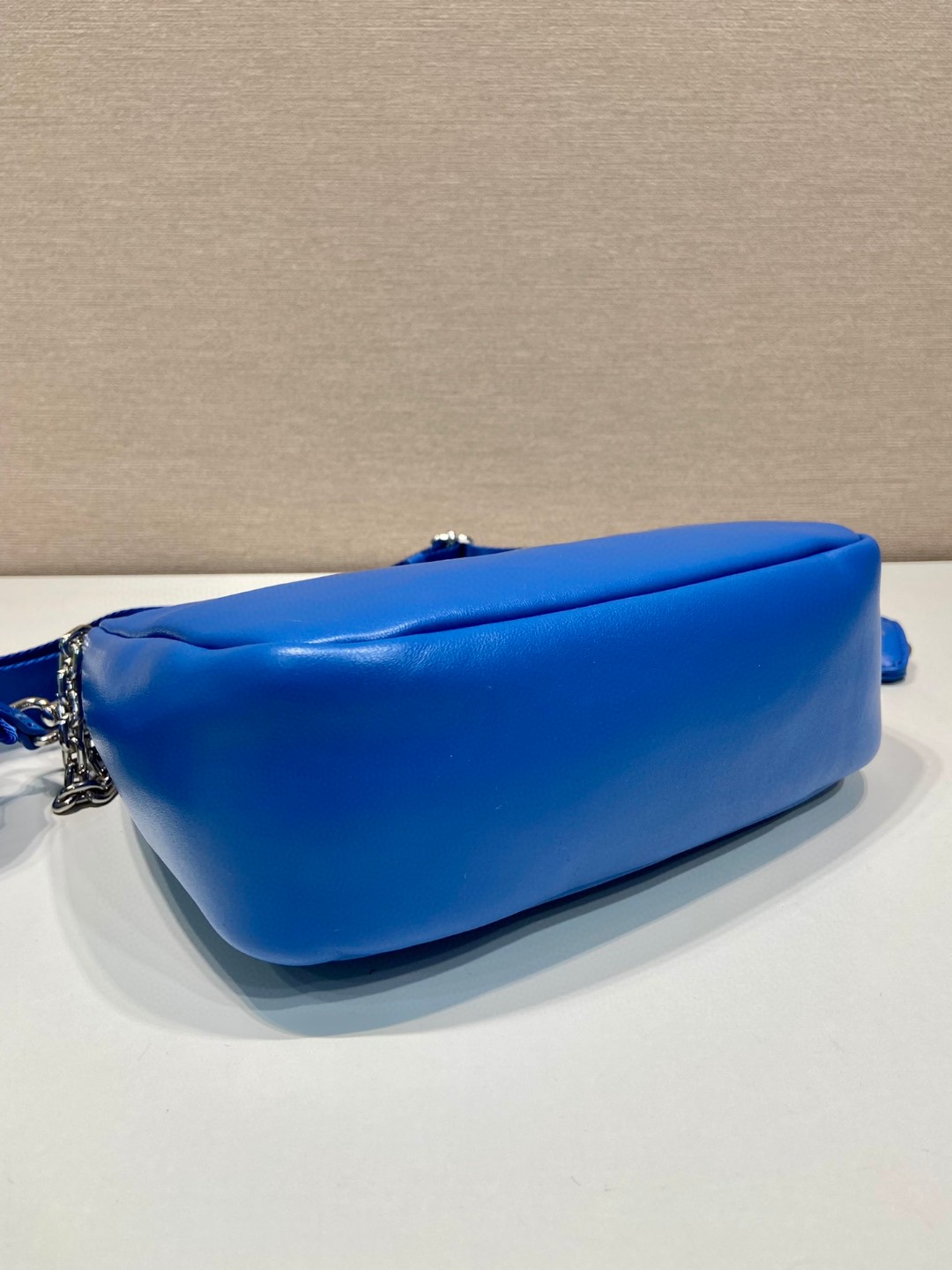 Bagsaaa Pra*a Padded nappa-leather Pra*a Re-Edition 2005 blue shoulder bag - 22*18*6.5cm