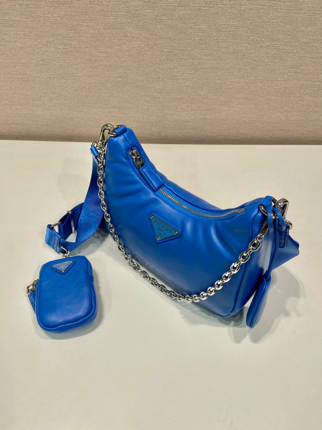 Bagsaaa Pra*a Padded nappa-leather Pra*a Re-Edition 2005 blue shoulder bag - 22*18*6.5cm
