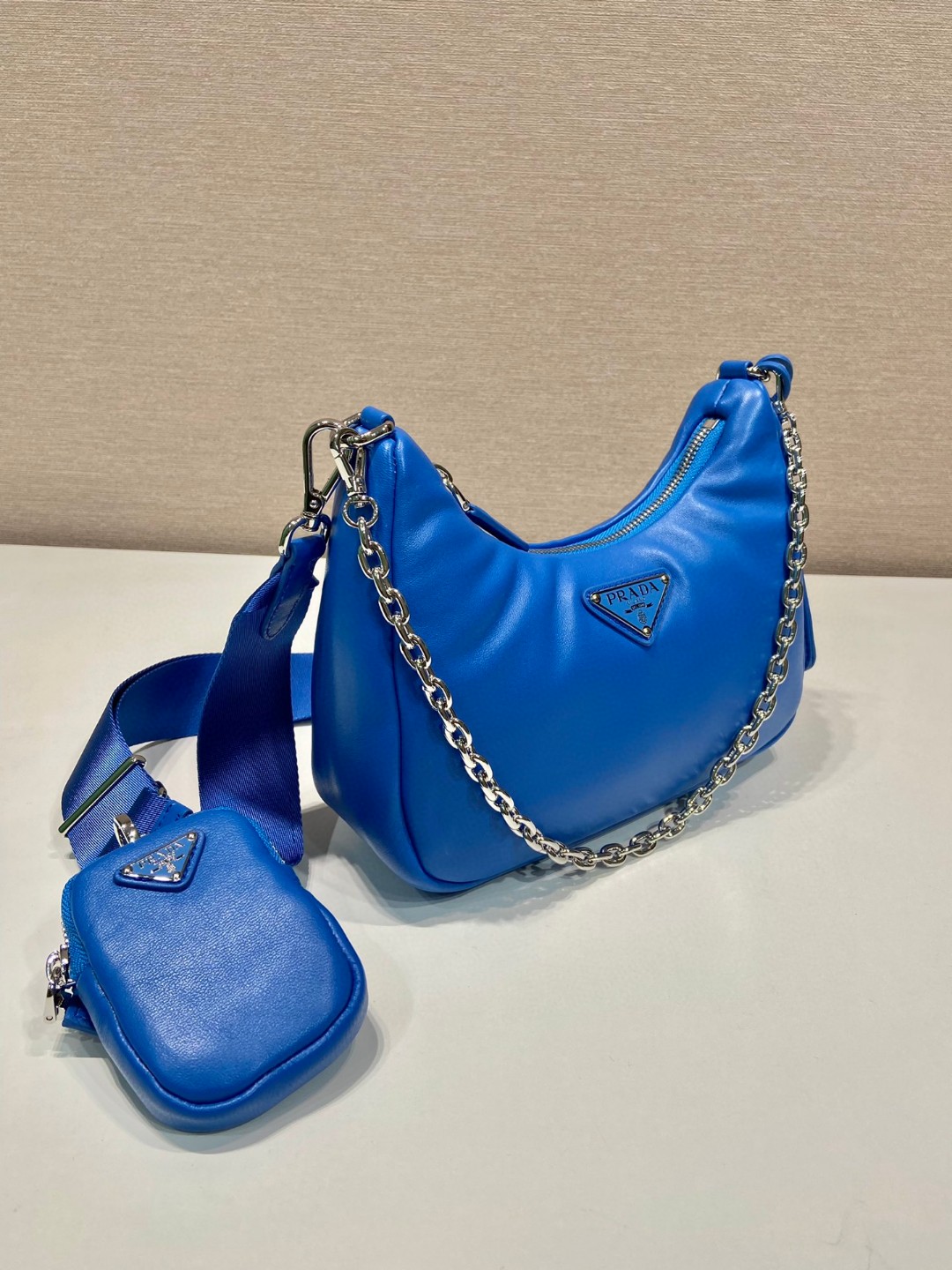 Bagsaaa Pra*a Padded nappa-leather Pra*a Re-Edition 2005 blue shoulder bag - 22*18*6.5cm