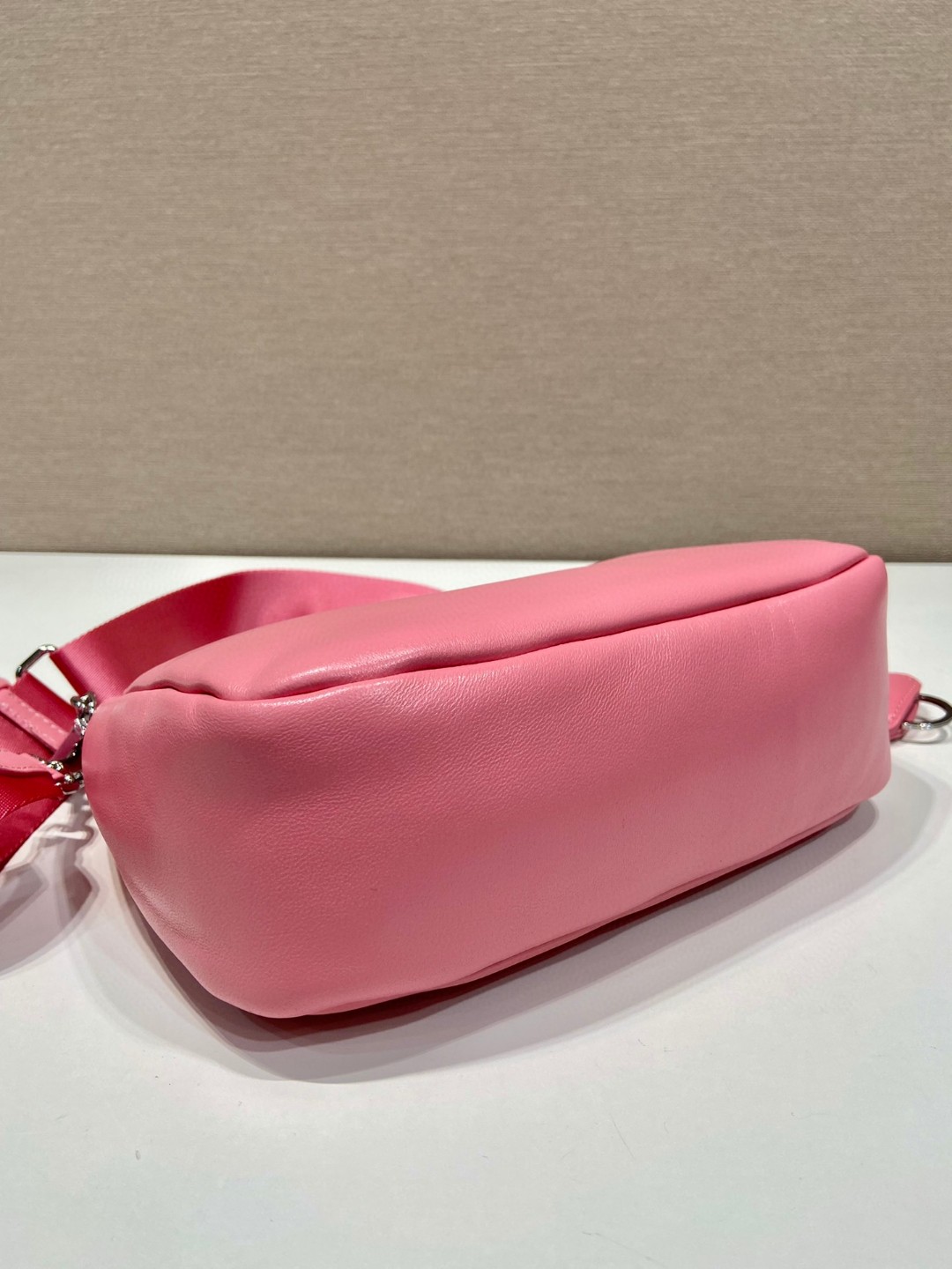 Bagsaaa Pra*a Padded nappa-leather Pra*a Re-Edition 2005 pink shoulder bag - 22*18*6.5cm