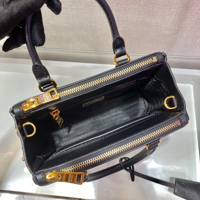 Bagsaaa Pra*a Galleria Saffiano leather black mini-bag - 20x15x9.5cm