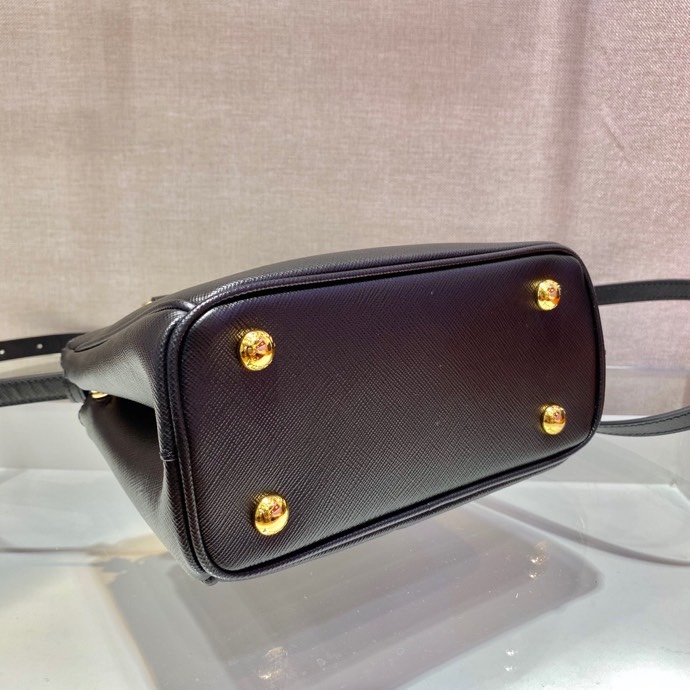 Bagsaaa Pra*a Galleria Saffiano leather black mini-bag - 20x15x9.5cm