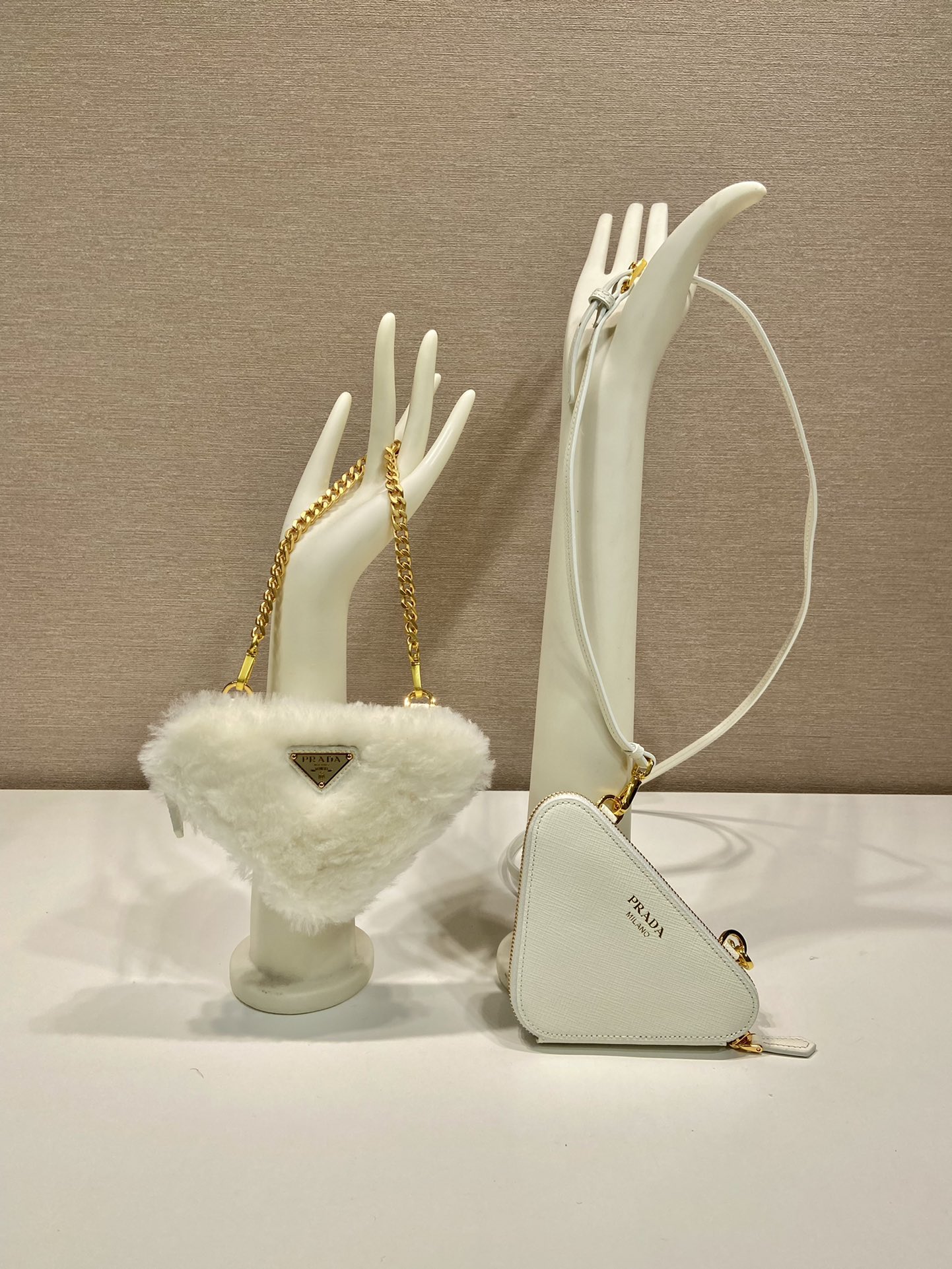Bagsaaa Pra*a Shearling and Saffiano leather mini-pouch white - 15x10x5cm