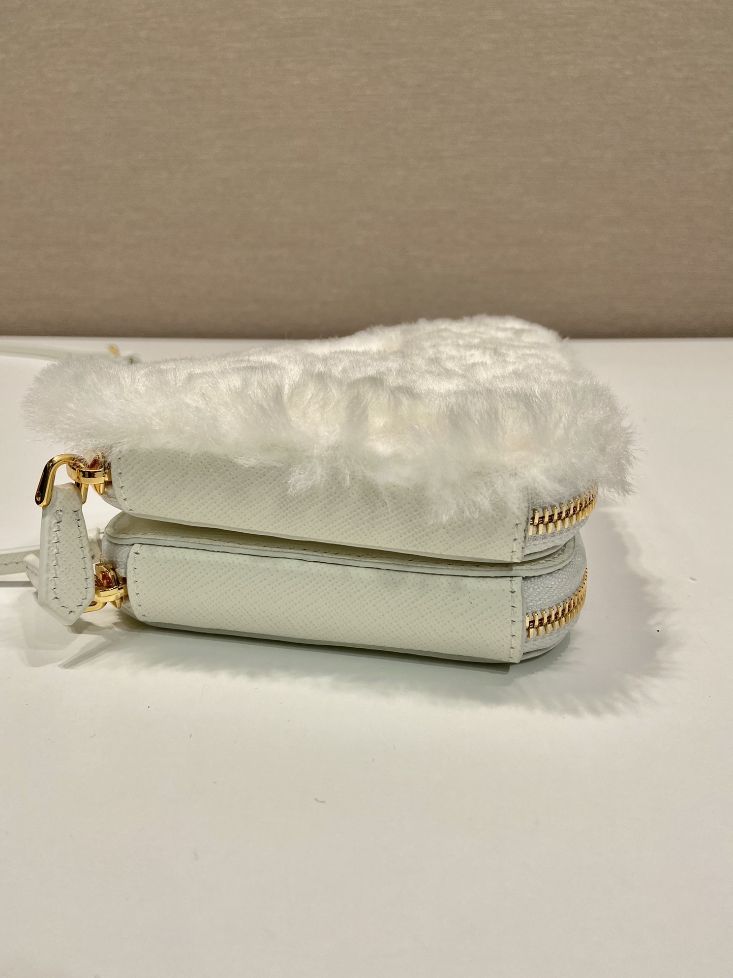 Bagsaaa Pra*a Shearling and Saffiano leather mini-pouch white - 15x10x5cm