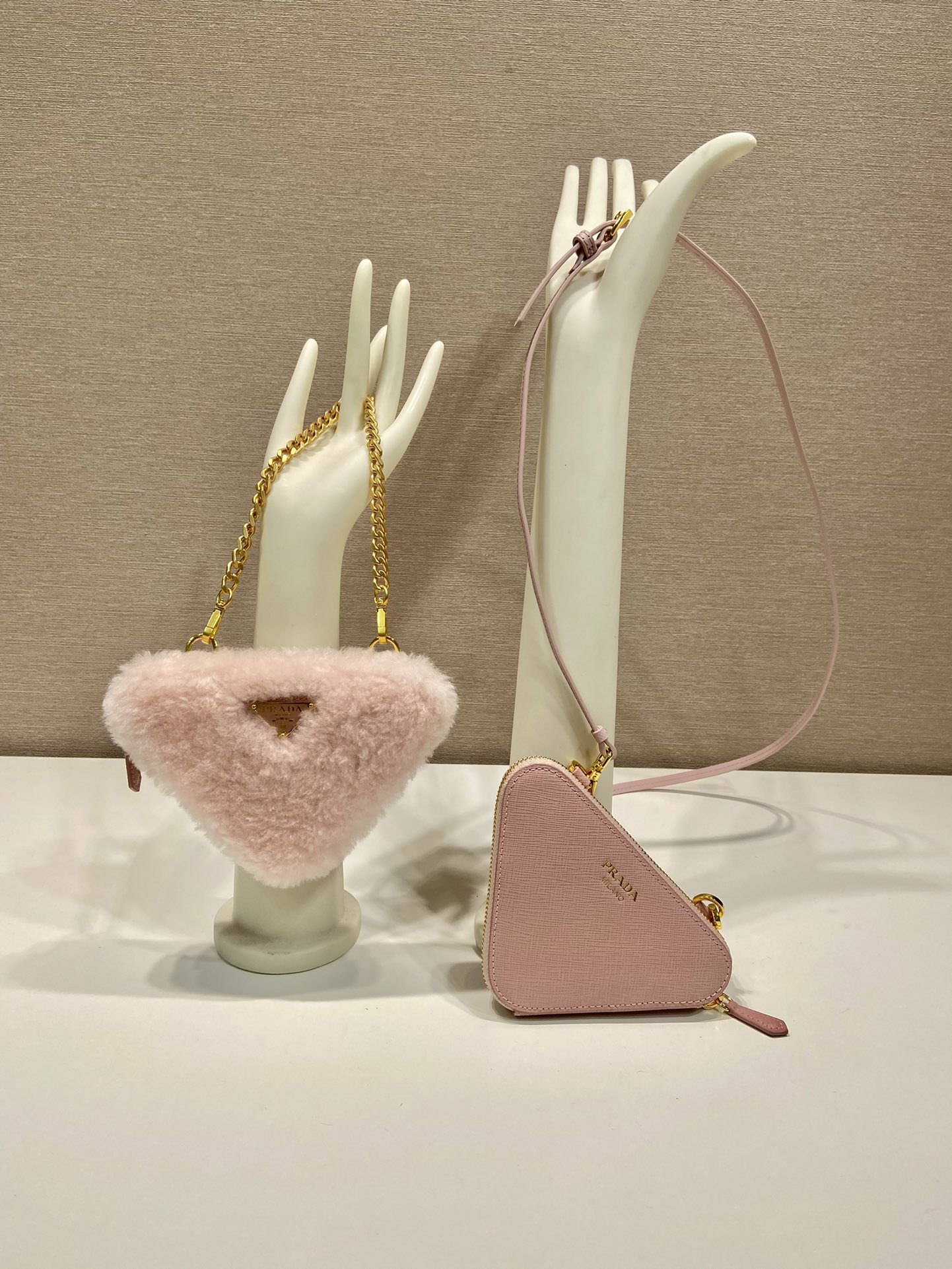 Bagsaaa Pra*a Shearling and Saffiano leather mini-pouch pink - 15x10x5cm