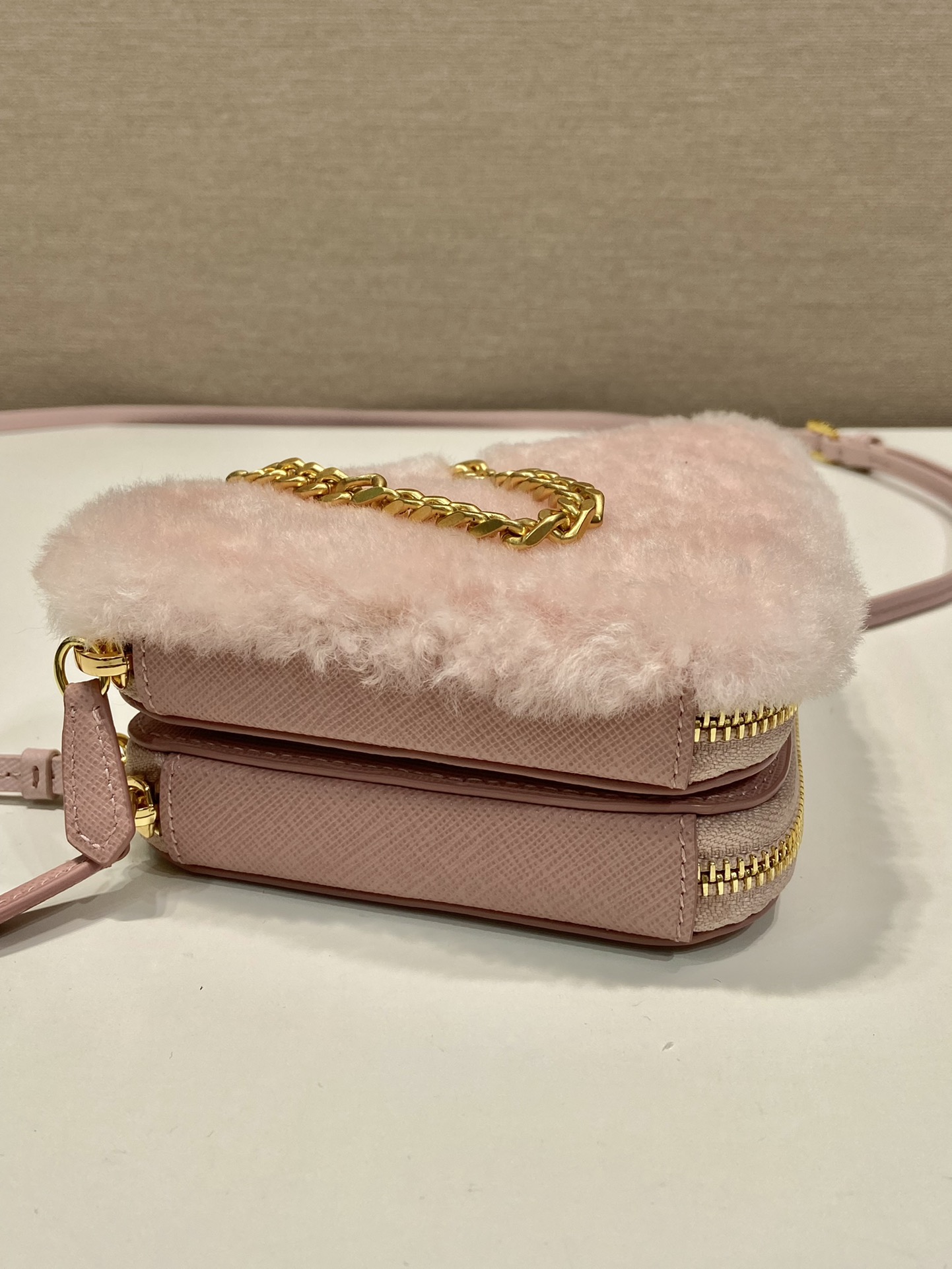 Bagsaaa Pra*a Shearling and Saffiano leather mini-pouch pink - 15x10x5cm