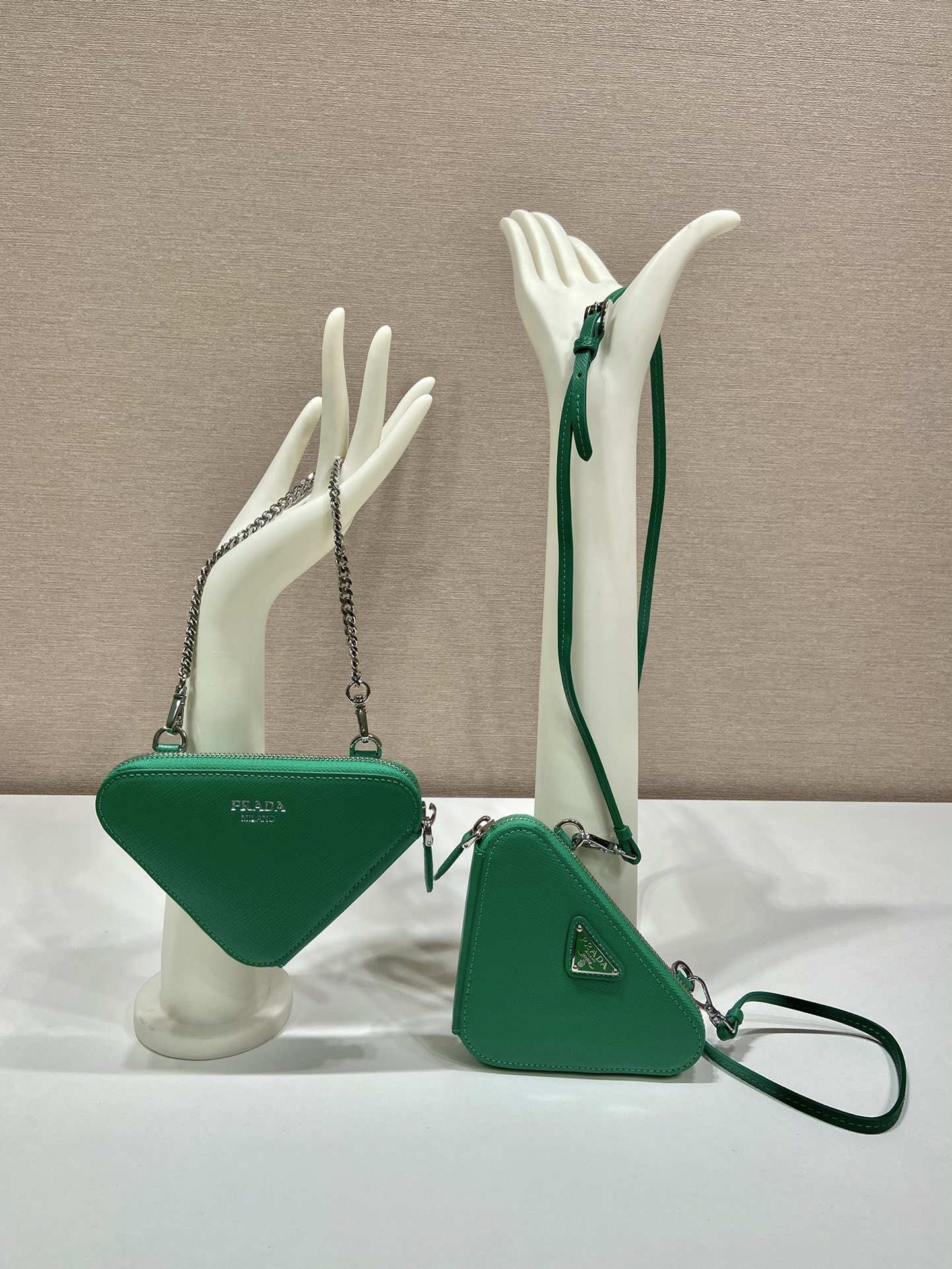 Bagsaaa Pra*a Saffiano leather mini-pouch green - 15x10x5cm