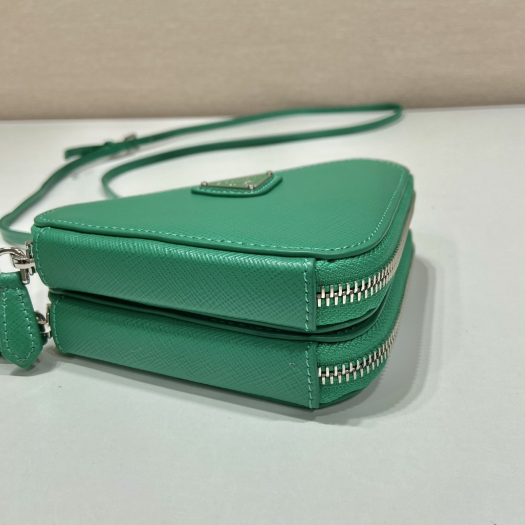 Bagsaaa Pra*a Saffiano leather mini-pouch green - 15x10x5cm
