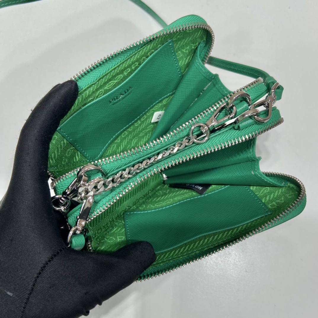 Bagsaaa Pra*a Saffiano leather mini-pouch green - 15x10x5cm