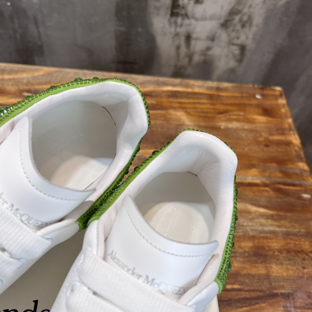 Bagsaaa A1exa*der Mcqv*en Low-top sneakers Crystal-embellished Green