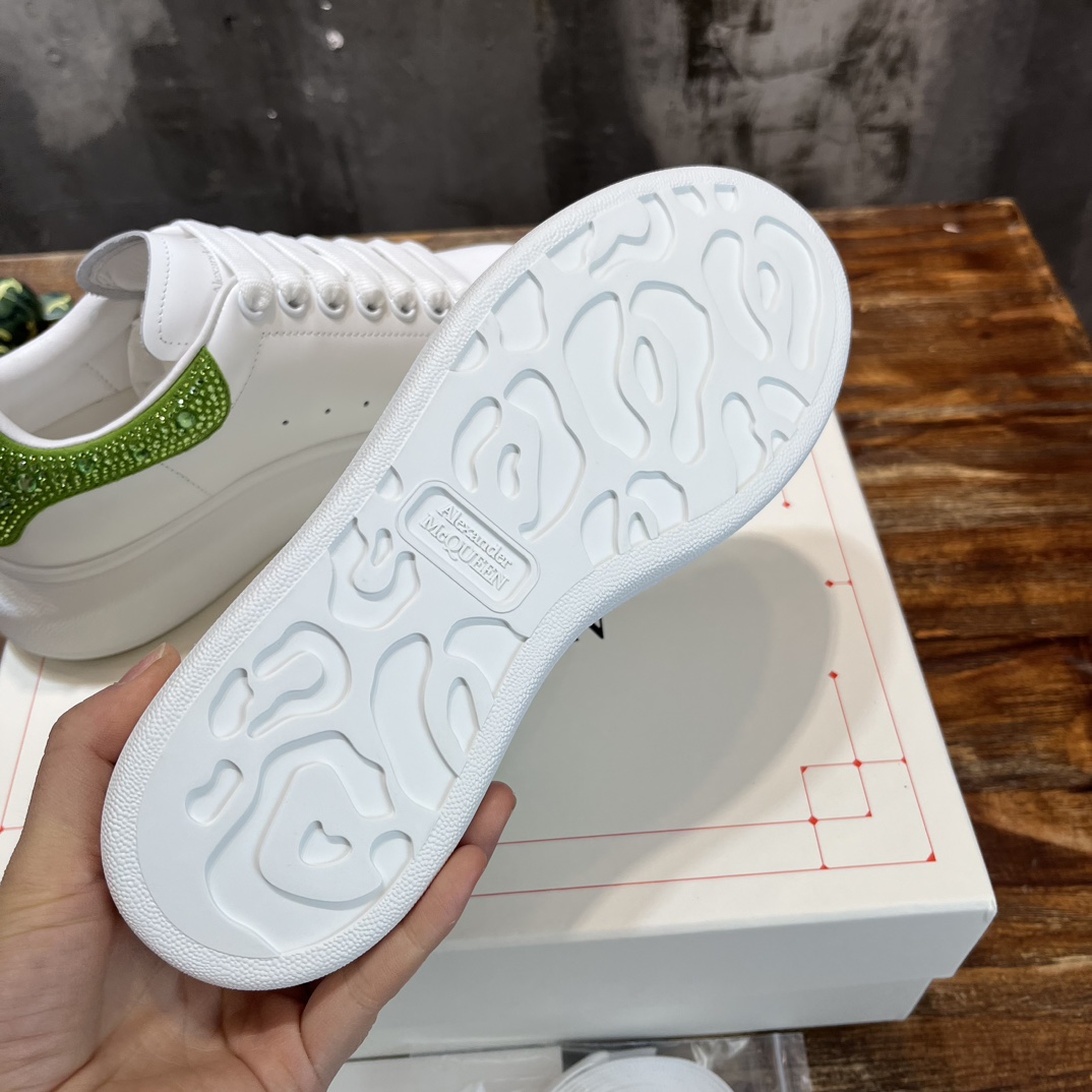 Bagsaaa A1exa*der Mcqv*en Low-top sneakers Crystal-embellished Green