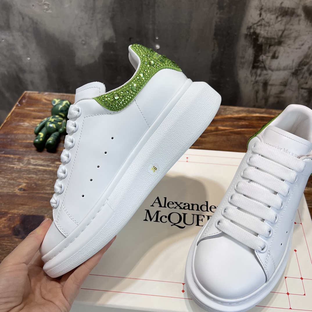 Bagsaaa A1exa*der Mcqv*en Low-top sneakers Crystal-embellished Green