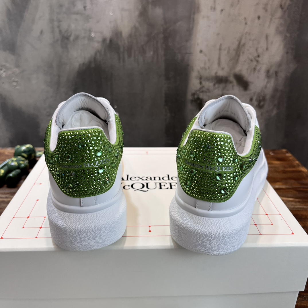 Bagsaaa A1exa*der Mcqv*en Low-top sneakers Crystal-embellished Green