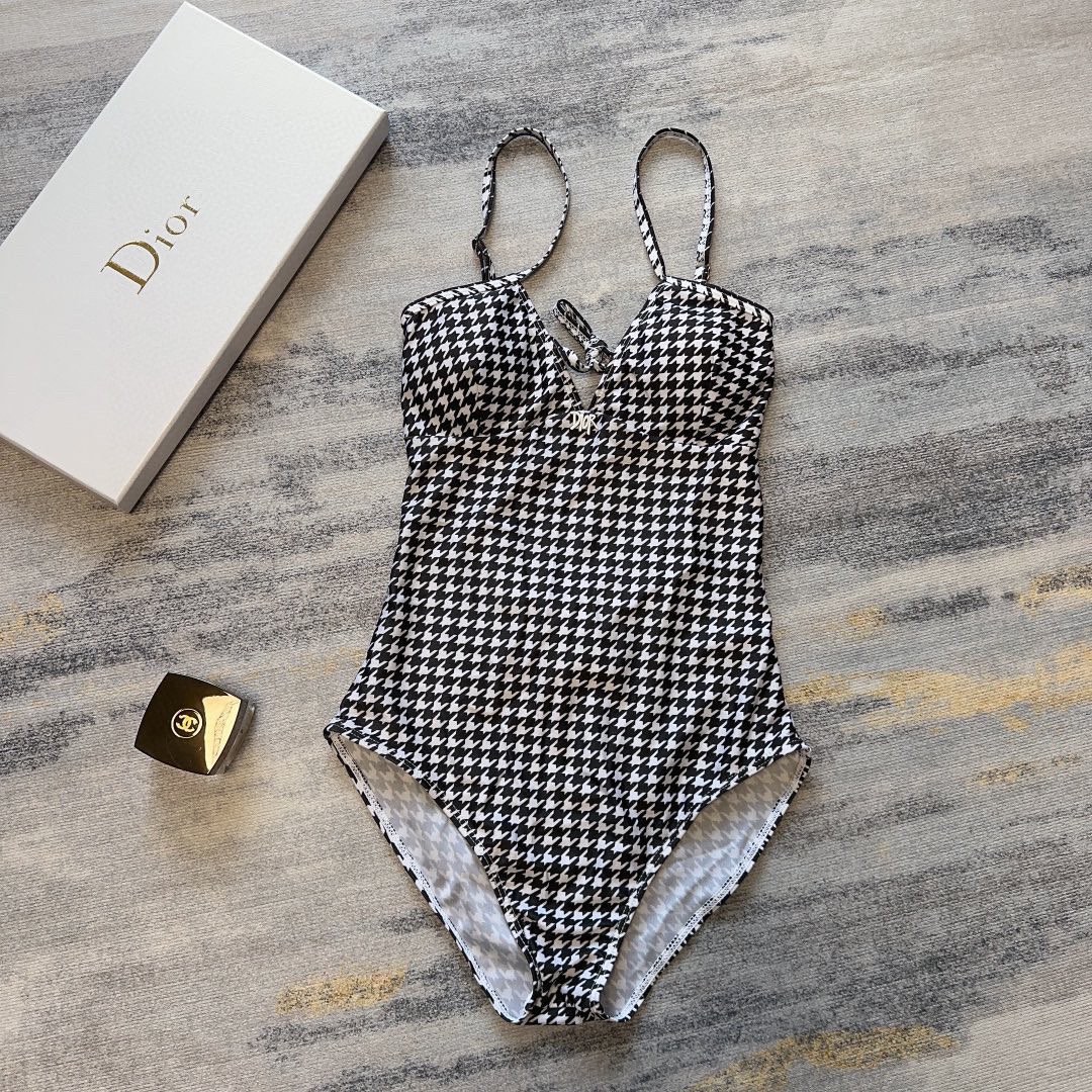 Bagsaaa D10r One Piece Swimwear