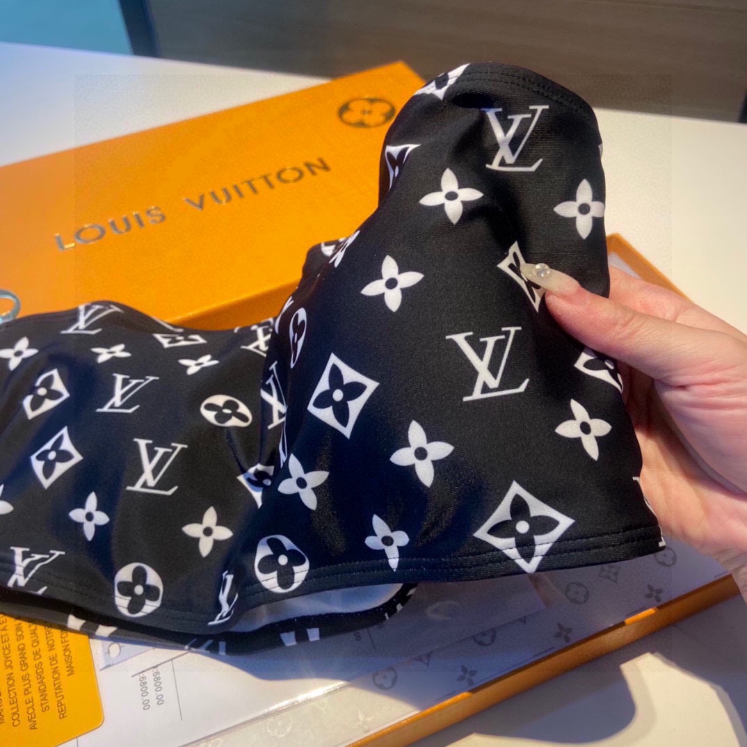 Bagsaaa L0vis Vvtt0n Bikini Black