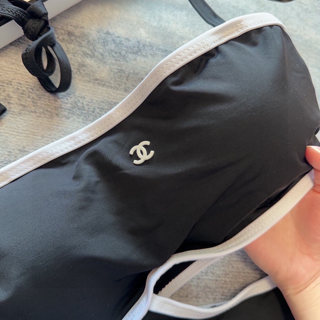 Bagsaaa Ch**el Once Piece Black 002
