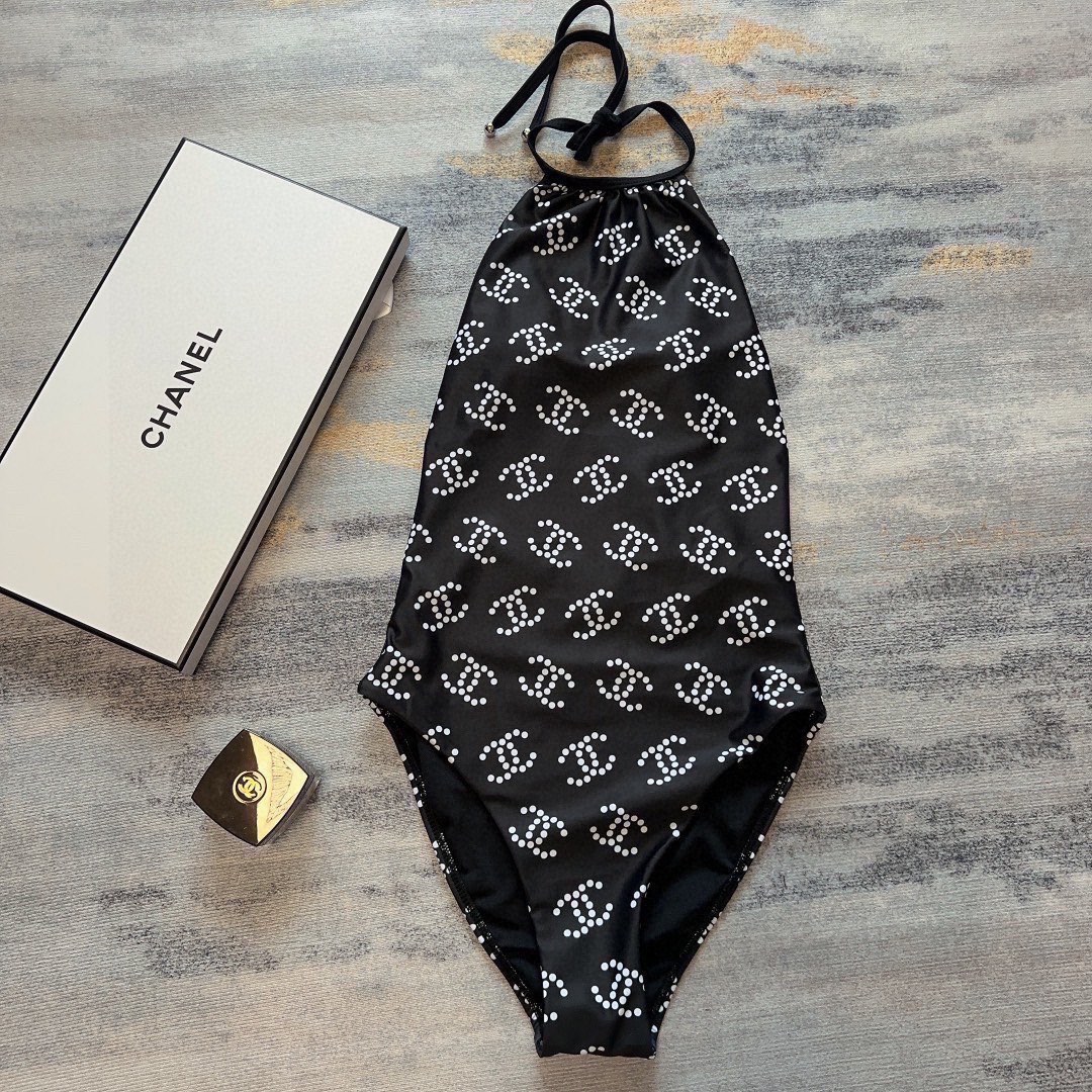 Bagsaaa Ch**el One Piece CC Black 003