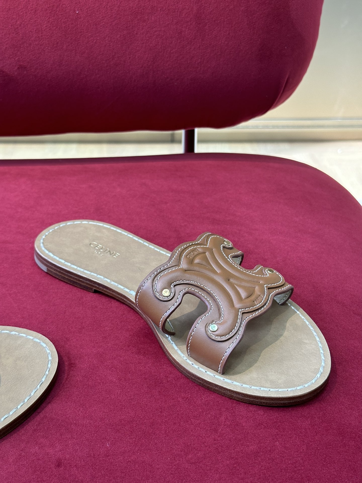 Bagsaaa Ce1i*e Brown Leather Slides