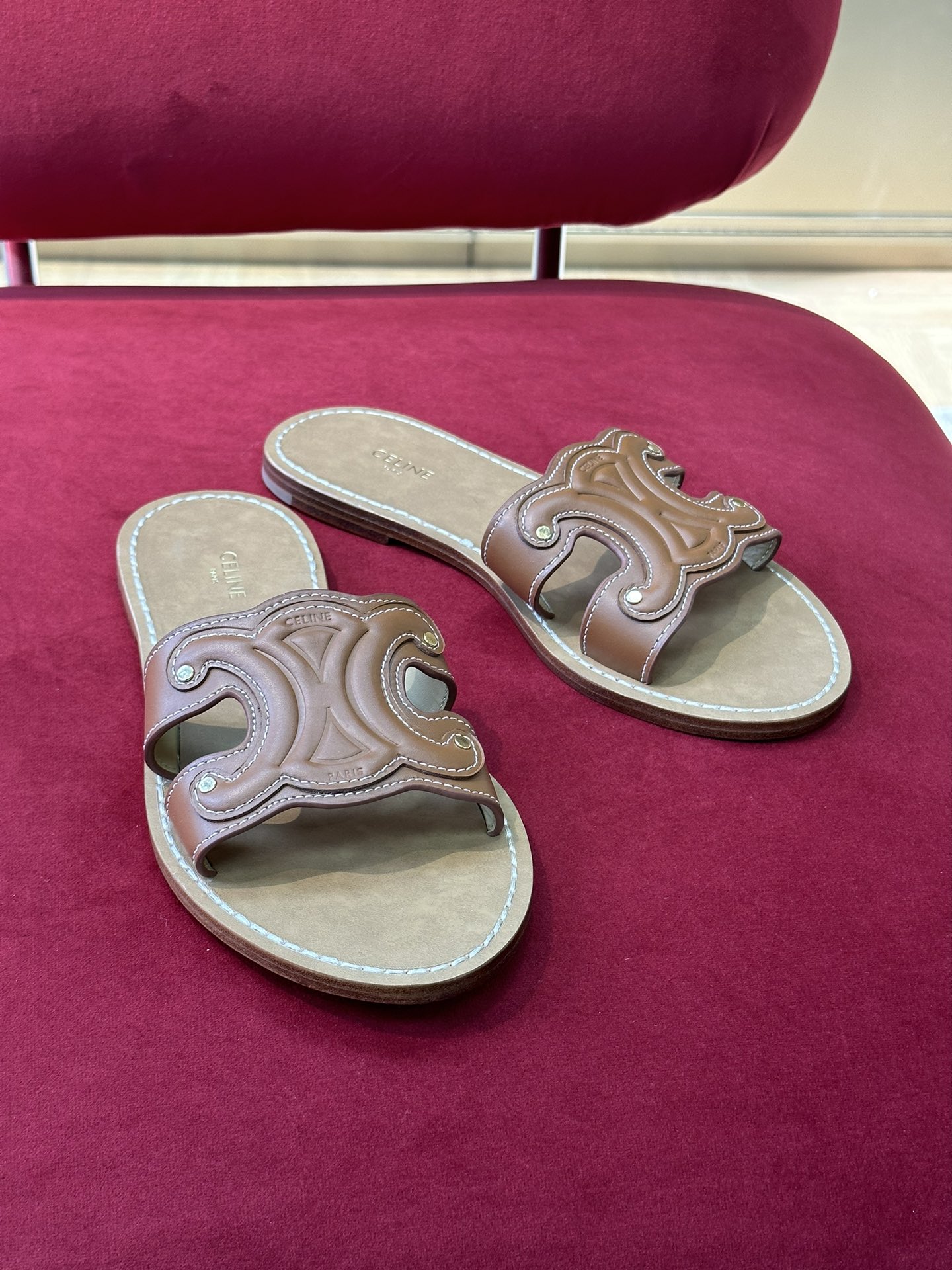 Bagsaaa Ce1i*e Brown Leather Slides